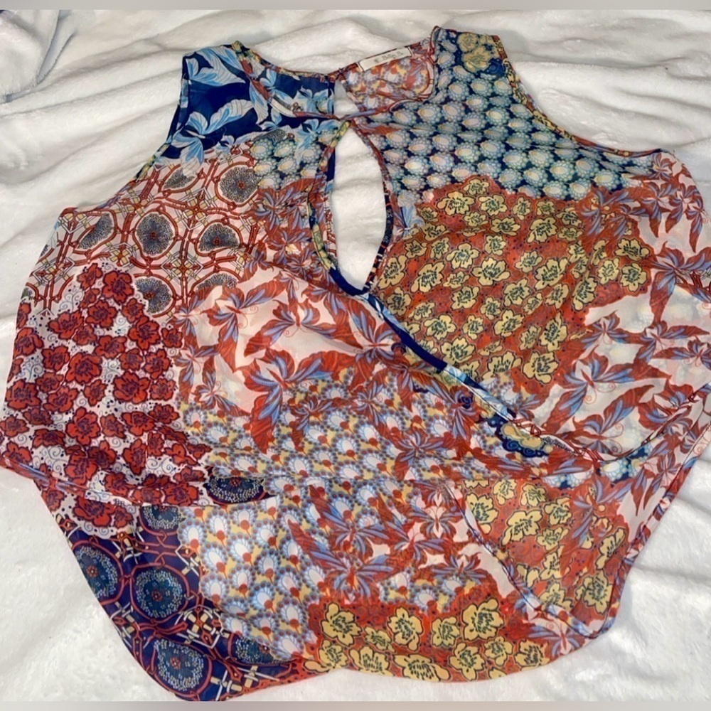 Better Be Loose Sleeveless Blouse Made in USA - Picture 7 of 11